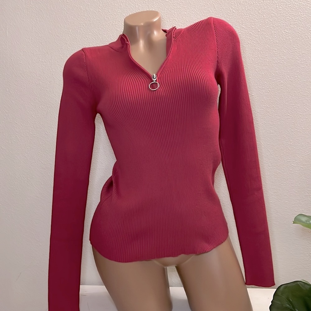 NA-KD Ribbed Sweater With Front Zipper - Picture 5 of 9